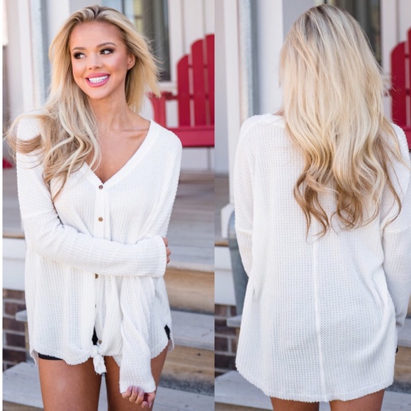 CARMEN IVORY WHITE THERMAL HENLEY BUTTON KNOT TOP - Picture 2 of 2